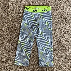 Nike capris Size S